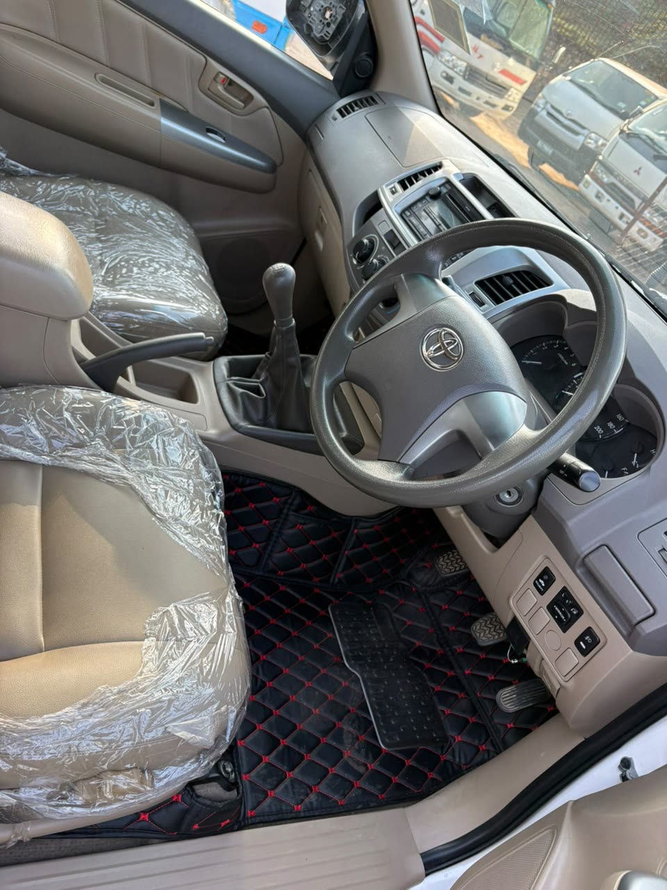 2013 Toyota Hilux Vigo — photo 6