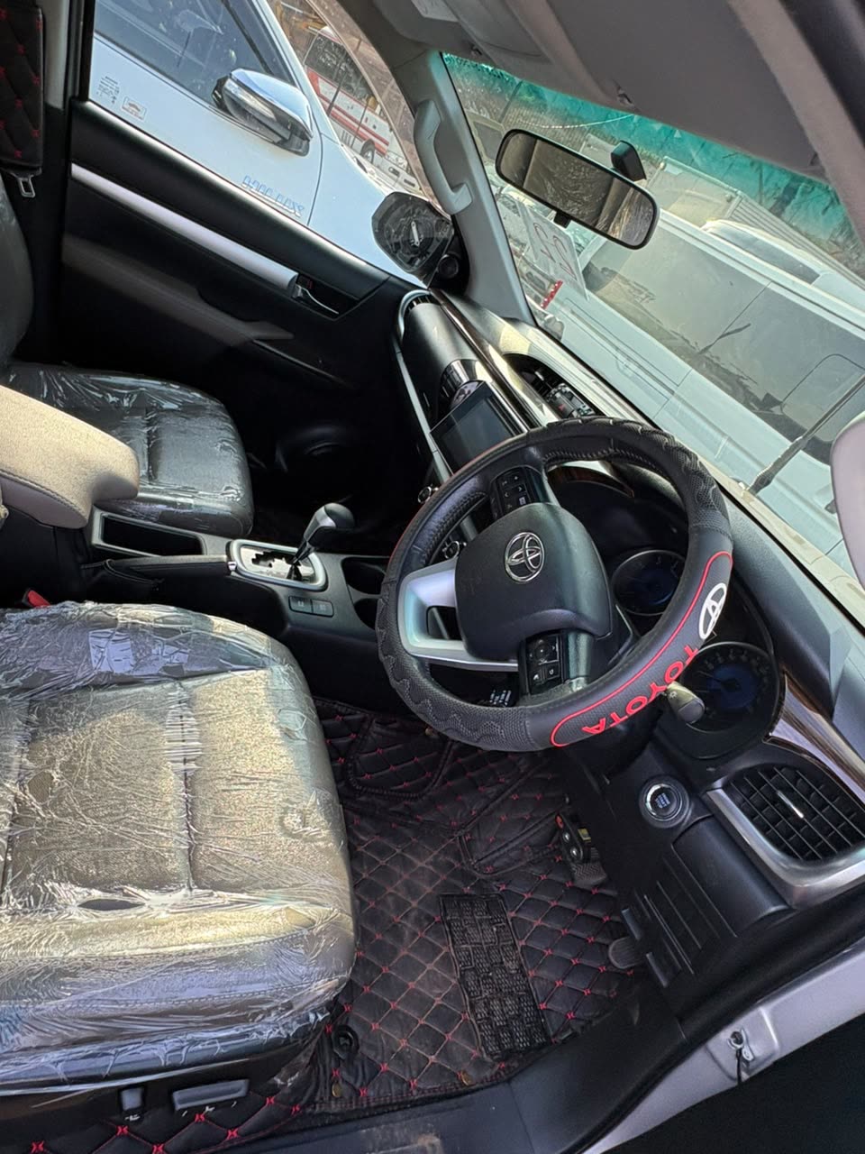 2015 Toyota Hilux Revo 4×4 — photo 3
