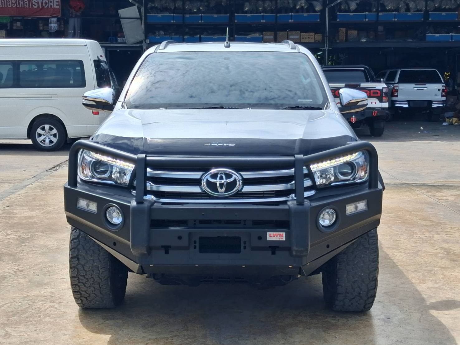 2015 Toyota Hilux Revo 4×4 — photo 2