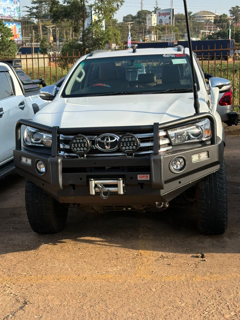 2016 Toyota Hilux Revo 4×4 — photo 2