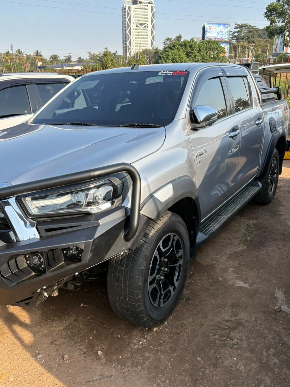 2020 Toyota Hilux Revo 4×4 — photo 2