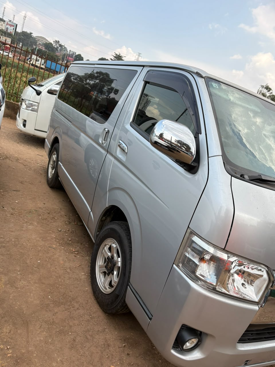 2016 Toyota Hiace super Gl — photo 5